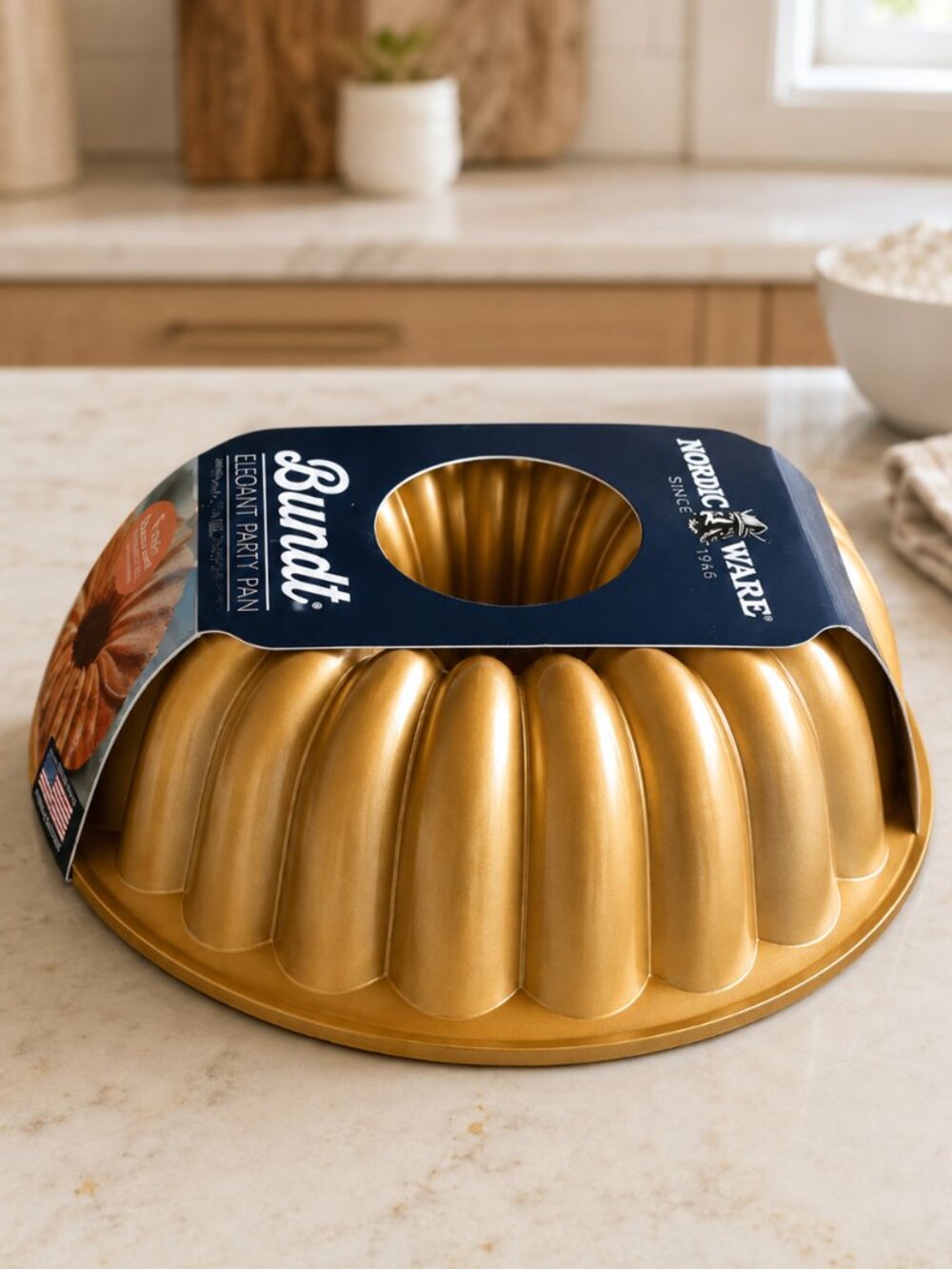NEW NORDIC WARE ELEGANT PARTY BUNDT® PAN – GOLD FINISH– 10 CUP – MADE IN USA